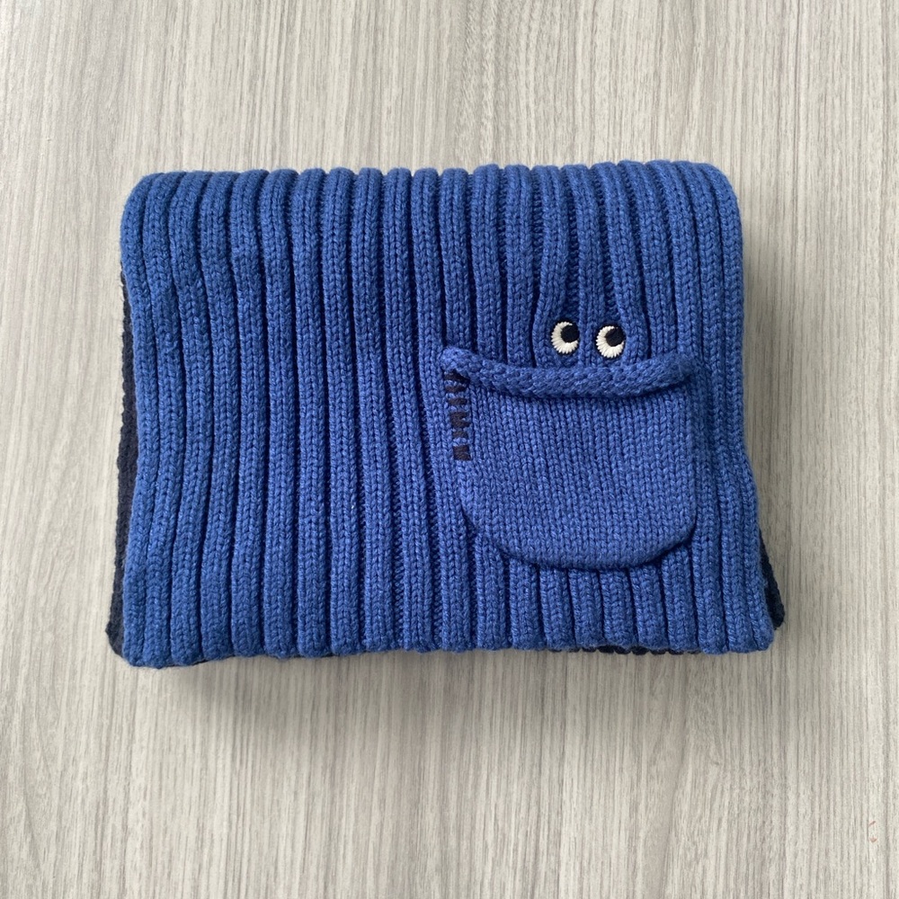 Anya Hindmarch X Uniqlo Blue and Black Knit Scarf - Picture 3 of 6